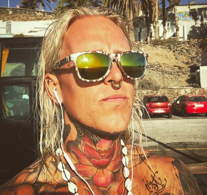 Jeppe Johansson klev in i Paradise Hotel 2013 och gjorde sig där känd i hela Sverige. Jeppe Johansson klev in i Paradise Hotel 2013 och gjorde sig där känd i hela Sverige.